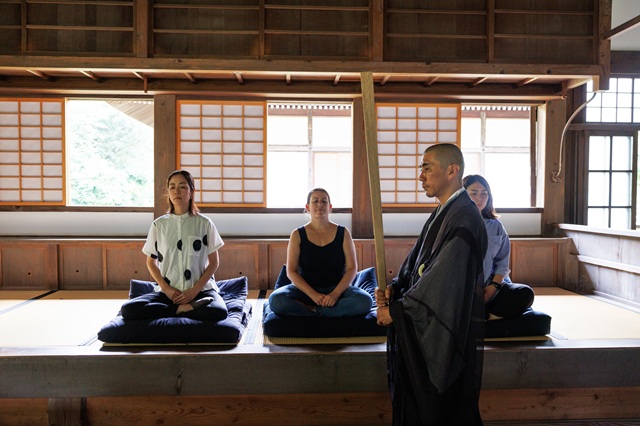 Zazen (Zen Meditation): Relieves stress and enhances focus.